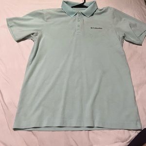 Columbia shirt, perfect condition. Message me with offers selling, 25$ OBO.
